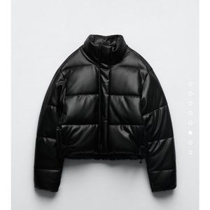 Cropped black puffer jacket